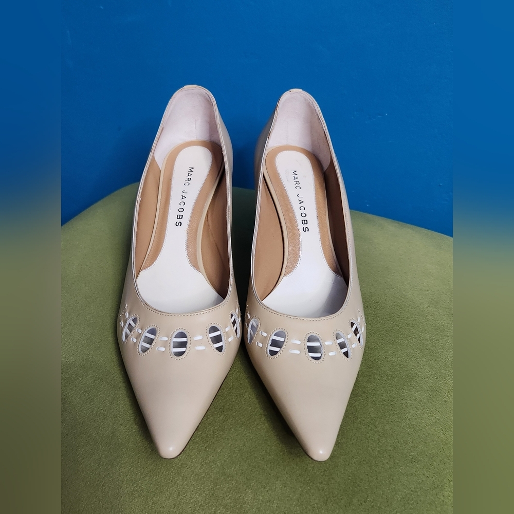 ✨️Final Price✨️Sz 8.5 Vntg Marc Jacobs Nude Leather Kitten Pump (Made In ITALY)